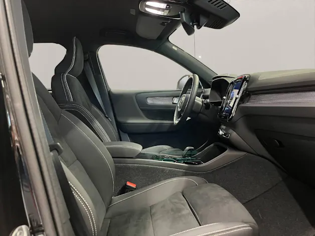 Volvo XC40 2.0 B3 MH Plus Dark