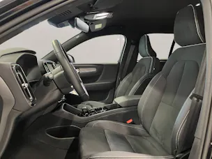 Volvo XC40 2.0 B3 MH Plus Dark