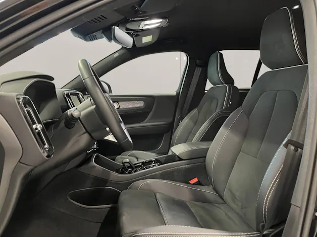 Volvo XC40 2.0 B3 MH Plus Dark