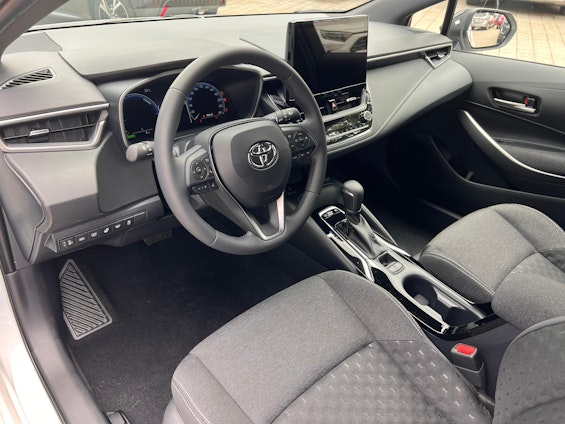 Vehicle image 8
