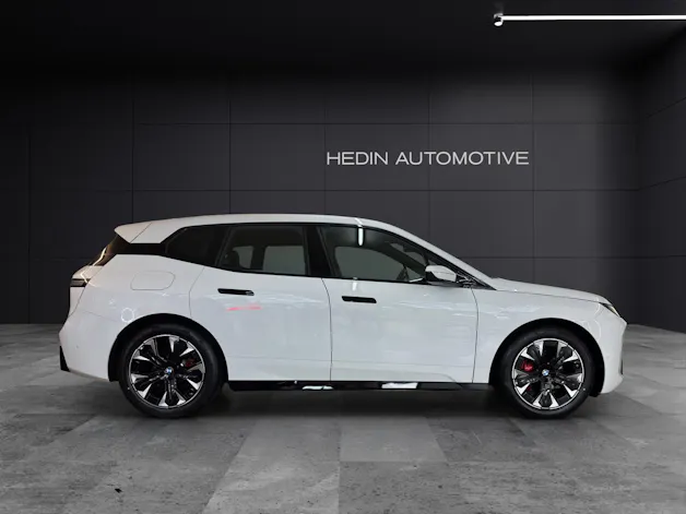 BMW iX xDrive45