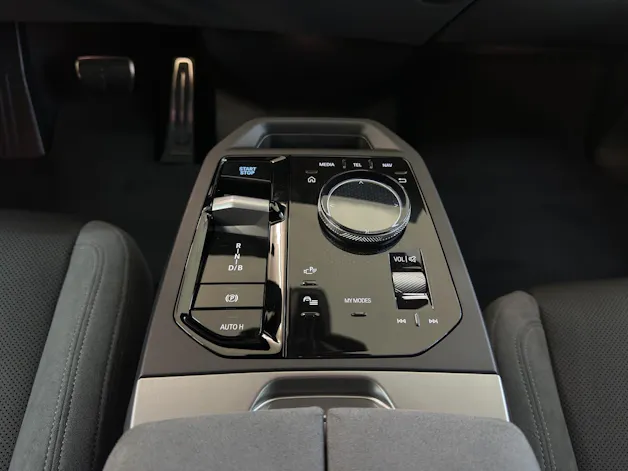 BMW iX xDrive45