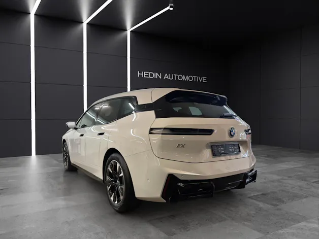 BMW iX xDrive45