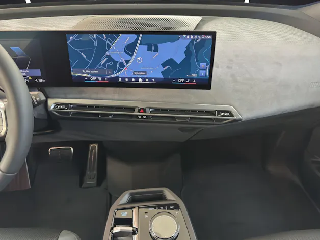 BMW iX xDrive45