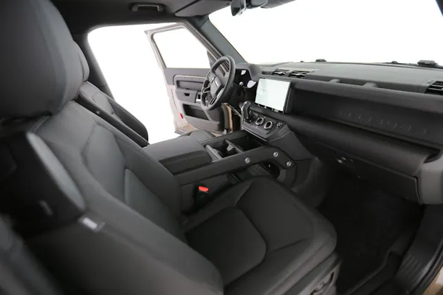 Land Rover Defender 90 3.0 D I6 250 X-Dynamic SE