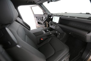 Vehicle image LAND ROVER Defender 90 3.0 D I6 250 X-Dynamic SE