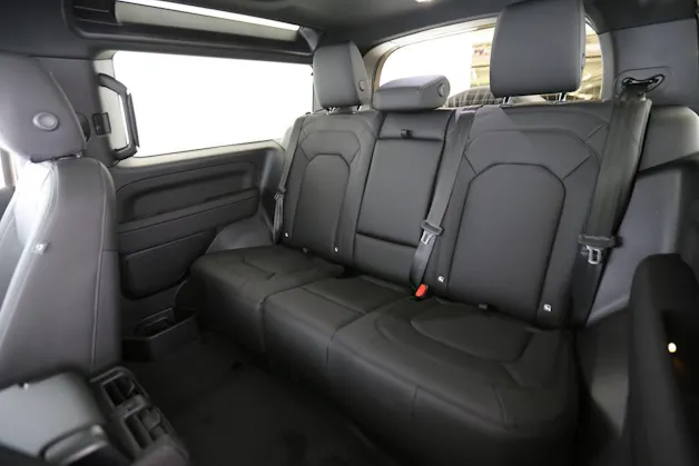 Land Rover Defender 90 3.0 D I6 250 X-Dynamic SE
