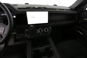 Land Rover Defender 90 3.0 D I6 250 X-Dynamic SE