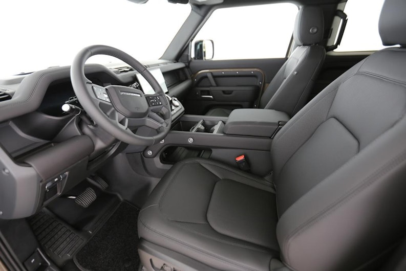 Vehicle image LAND ROVER DEFENDER