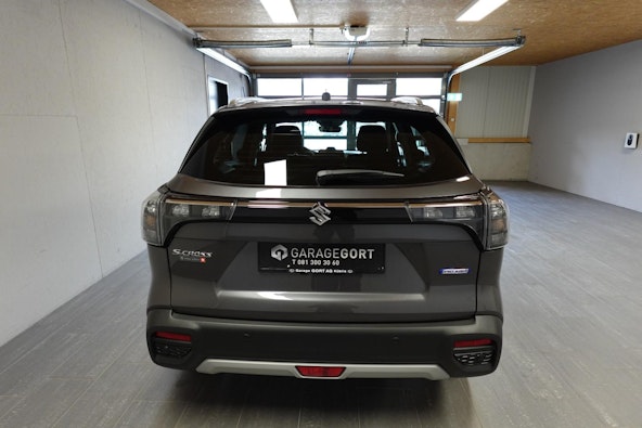 Vehicle image 8