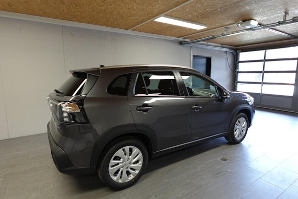 Vehicle image 6