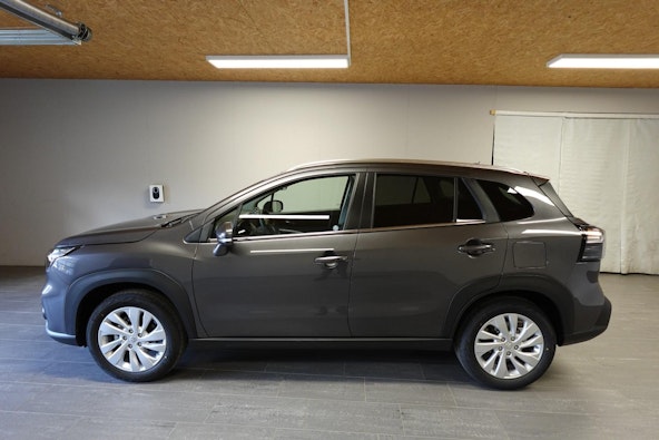 Vehicle image 12