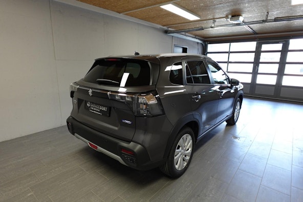 Vehicle image 7