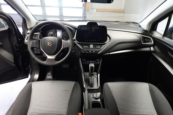Vehicle image 17