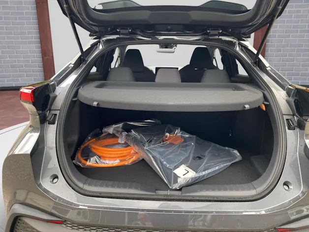 Toyota C-HR 2.0 PHEV Swiss Edition inkl. Winterkompletträder