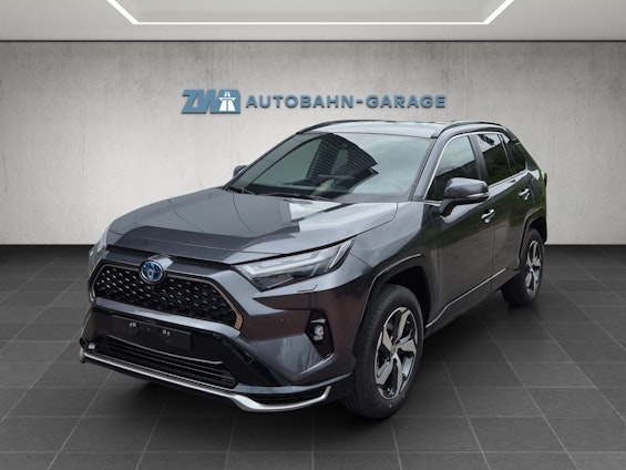 First vehicle image