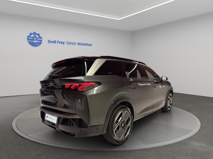 Vehicle image PEUGEOT 5008