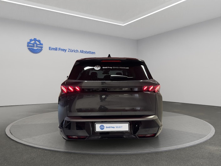 Vehicle image PEUGEOT 5008