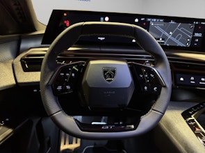 Vehicle image PEUGEOT 5008 e-Launch Edition AWD