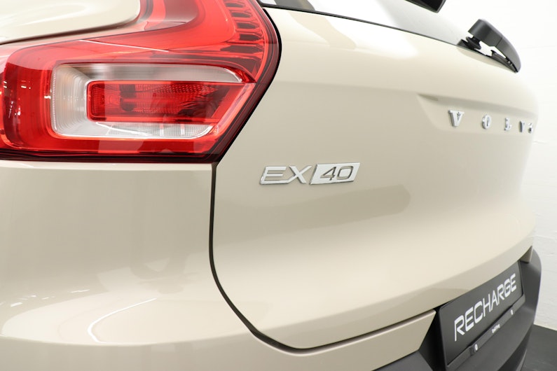 Vehicle image VOLVO EX40