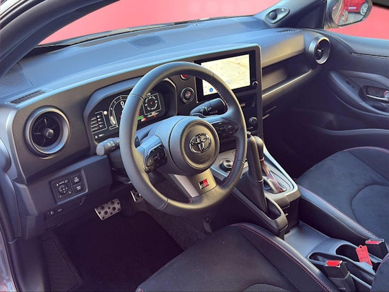 Vehicle image 9 Vehicle image 9