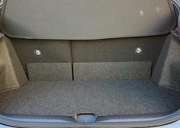 Vehicle image 6 Vehicle image 6