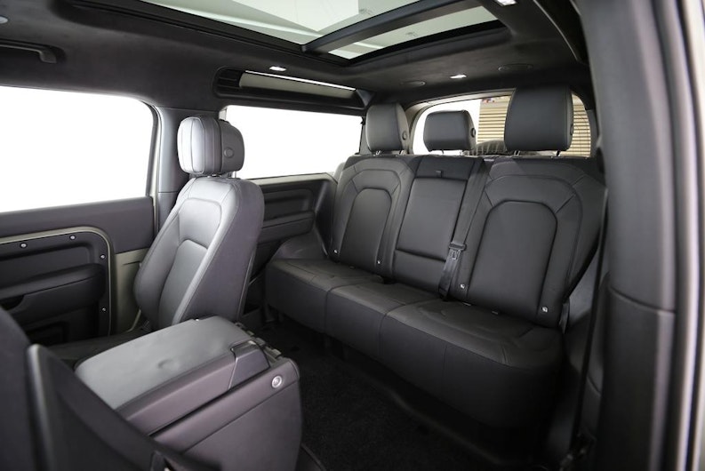 Vehicle image LAND ROVER DEFENDER