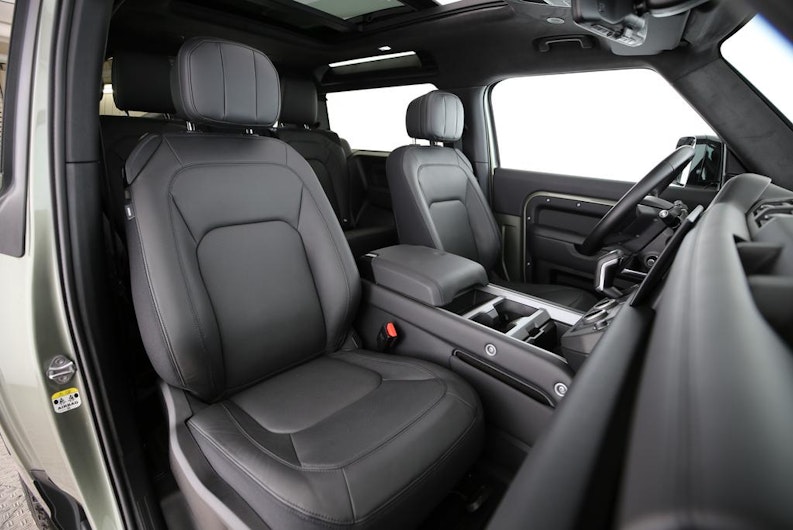 Vehicle image LAND ROVER DEFENDER