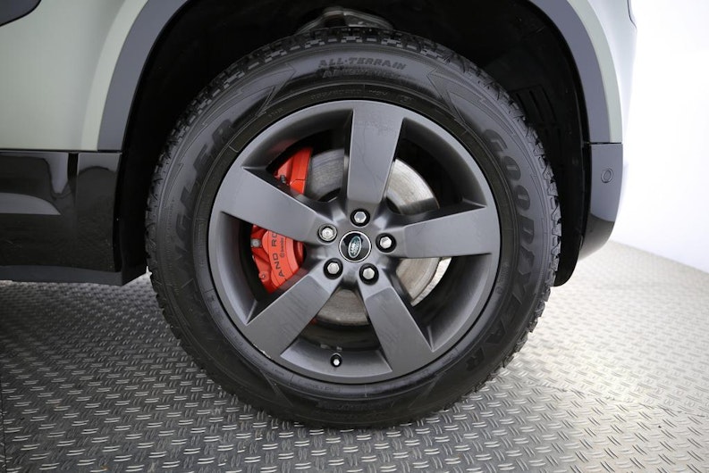 Vehicle image LAND ROVER DEFENDER