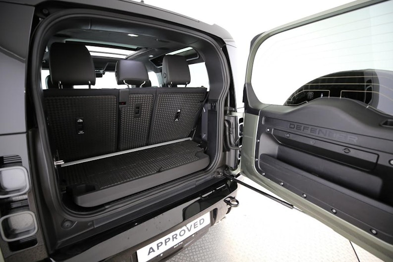 Vehicle image LAND ROVER DEFENDER