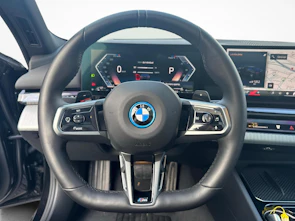 Fahrzeugbild BMW 550e xDrive