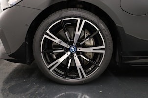 Vehicle image BMW 550e xDrive