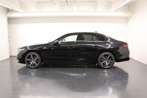 Vehicle image BMW 550e xDrive