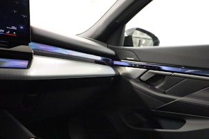 Vehicle image BMW 550e xDrive