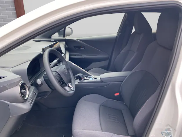 Toyota C-HR 2.0 PHEV Swiss Edition inkl. Winterkompletträder