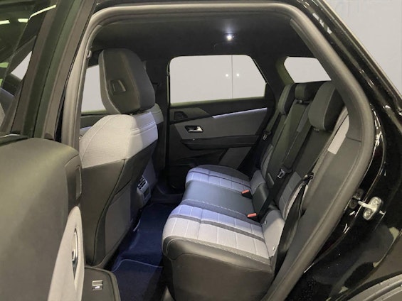 Vehicle image 10 Vehicle image 10