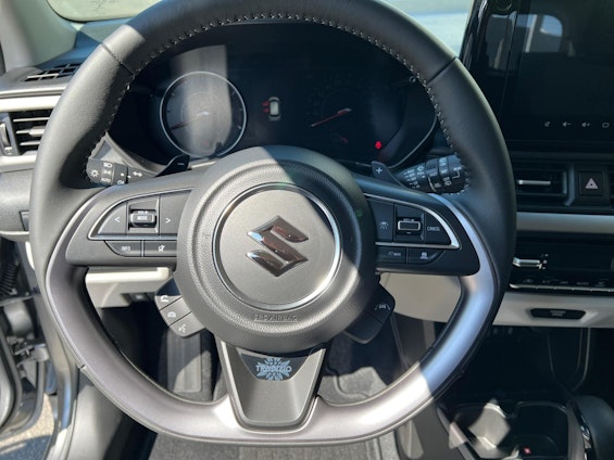 Vehicle image 11 Vehicle image 11