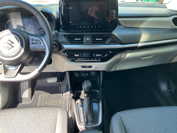 Vehicle image 9 Vehicle image 9