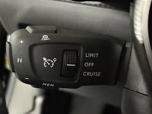 Peugeot 2008 1.2 Hybrid Allure Premium