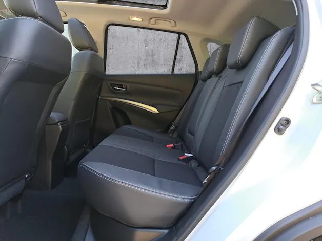 Suzuki S-Cross 1.4 T Compact Top Hybrid
