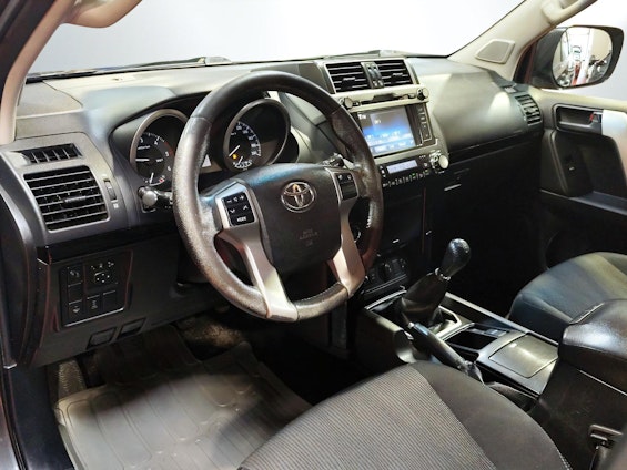 Vehicle image 8
