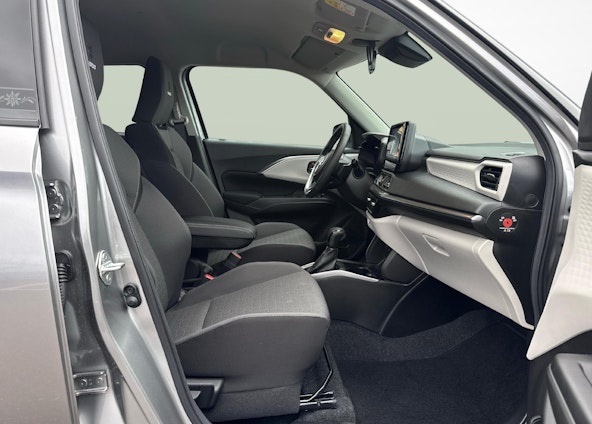 Vehicle image 9 Vehicle image 9