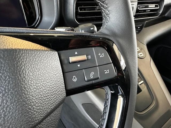 Vehicle image 11 Vehicle image 11