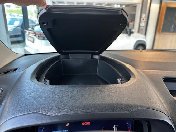 Vehicle image 12 Vehicle image 12