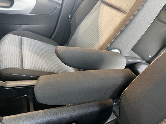 Vehicle image 15 Vehicle image 15