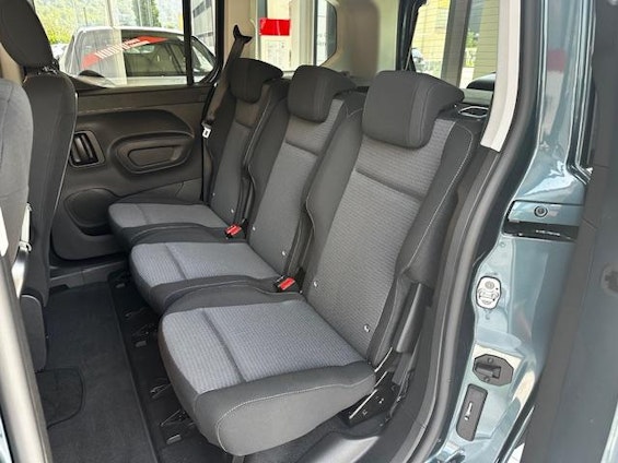 Vehicle image 5 Vehicle image 5