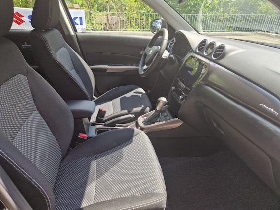 Vehicle image 9 Vehicle image 9