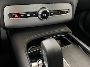 Vehicle image VOLVO XC90 2.0 B5 MH Ultimate Bright 7P. AWD / ab 3,99% Leasing bei Abschluss einer Protect Autoversicherung