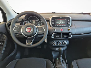 https://vehicle.imgix.net/3958859/28430926-9a7a-4318-965a-663a99769958.jpg