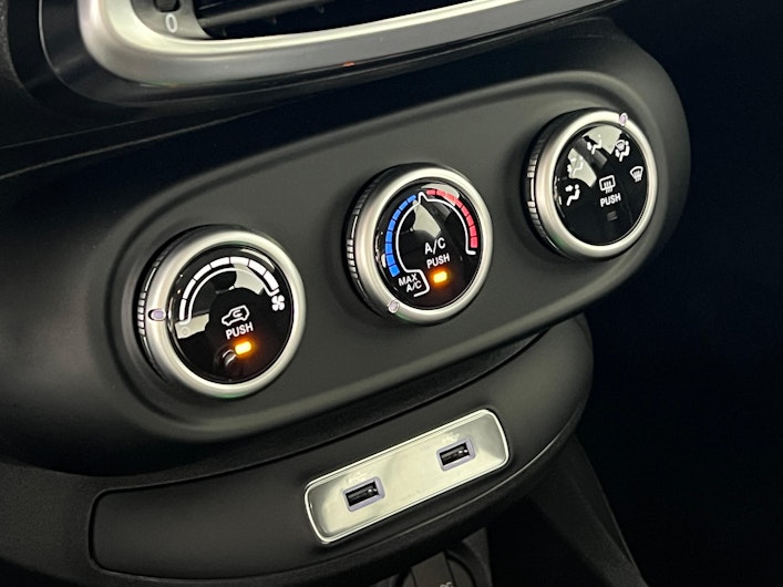 Vehicle image FIAT 500X